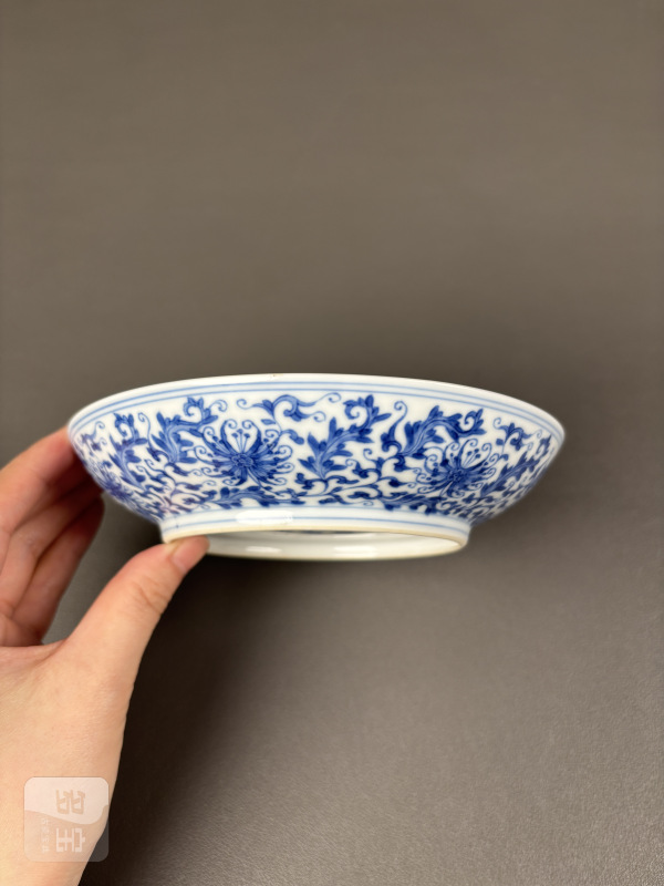 清雍正 青花缠枝西番莲纹盘 - 图4